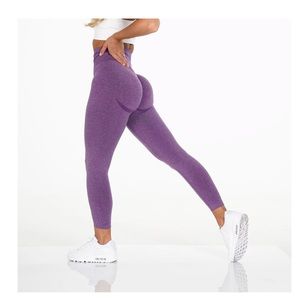 NWT NVGTN Violet Curve Leggings M